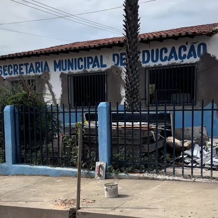 Prefeitura de Socorro reforma Secretaria Municipal de Educação