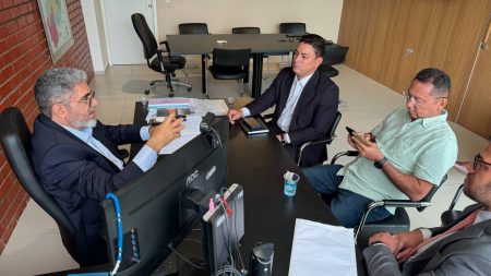 Prefeito Aderson Filho se reúne com a SESAPI para discutir investimentos na saúde de Socorro do Piauí